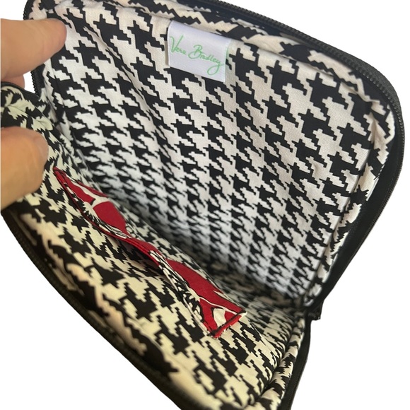 Vera Bradley kindle holder or small iPad cover. Excellent new condition with zip - Picture 3 of 5